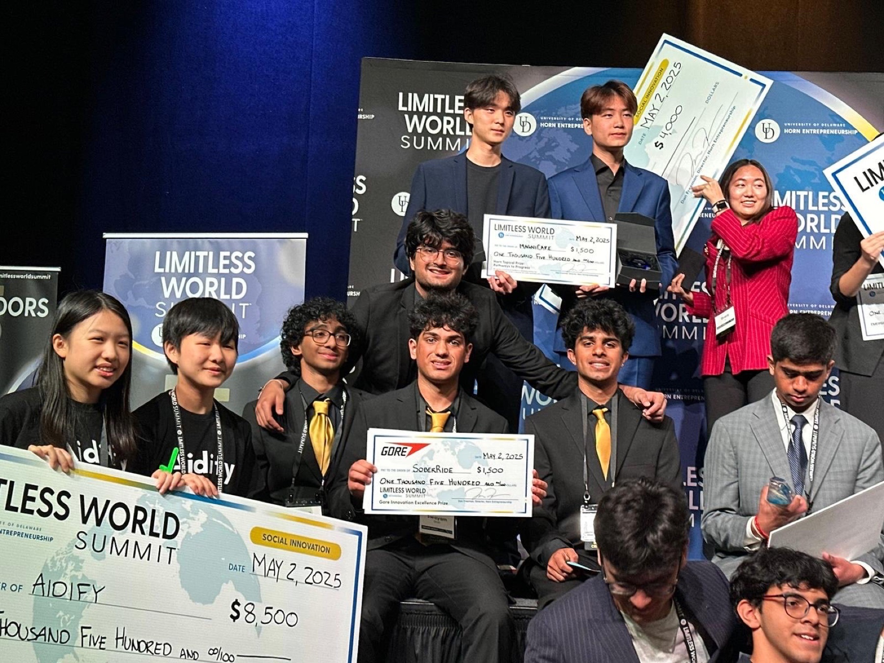SoberRide team with the Gore Innovation Excellence Prize check at Diamond Challenge